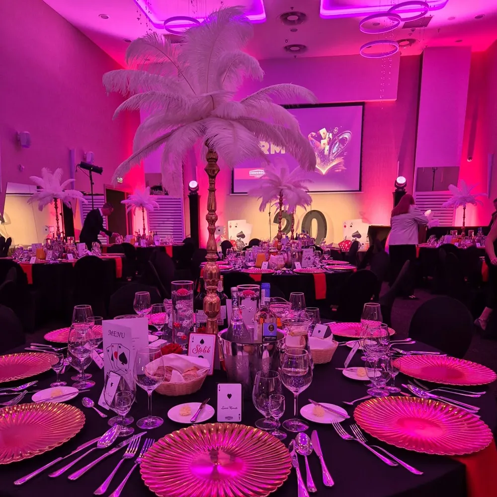 Scenografia i dekoracje na eventy firmowe – Granda Event Planner